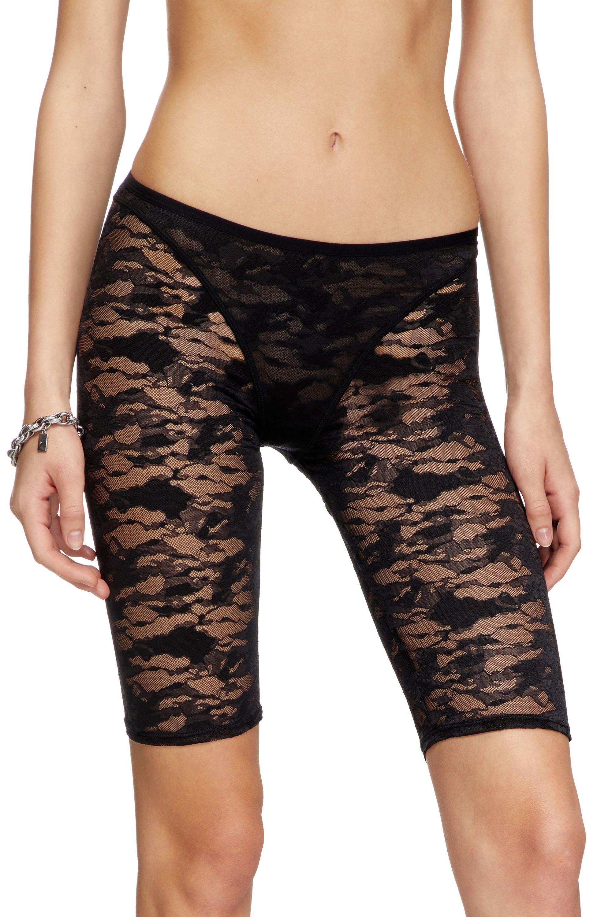 Diesel - UFLB-D-OVAL-LACE-SHORT, Short en dentelle camouflage avec plaque Oval D Femme in Noir - 2