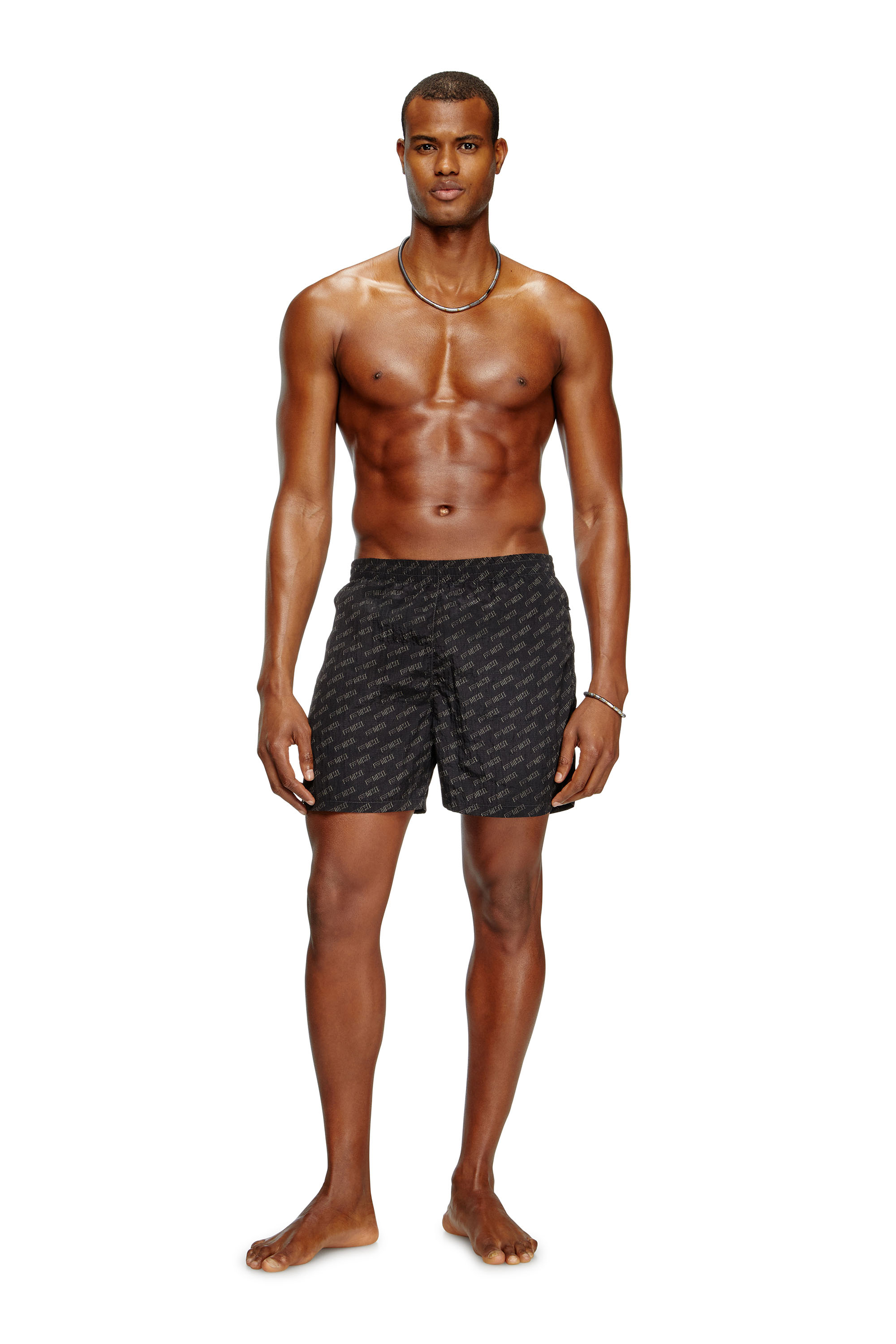 Diesel - DANIEL-41-MONO-UTLT, Short de bain mi-long avec logo en all-over Homme in Noir - 2