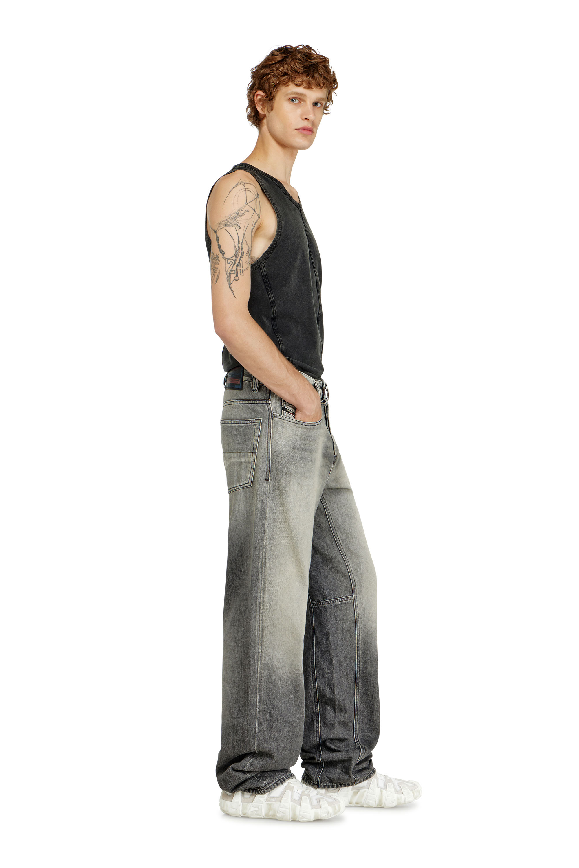 Diesel - Relaxed Jeans 2001 D-Macro 09P56 Homme, Gris - Image 2