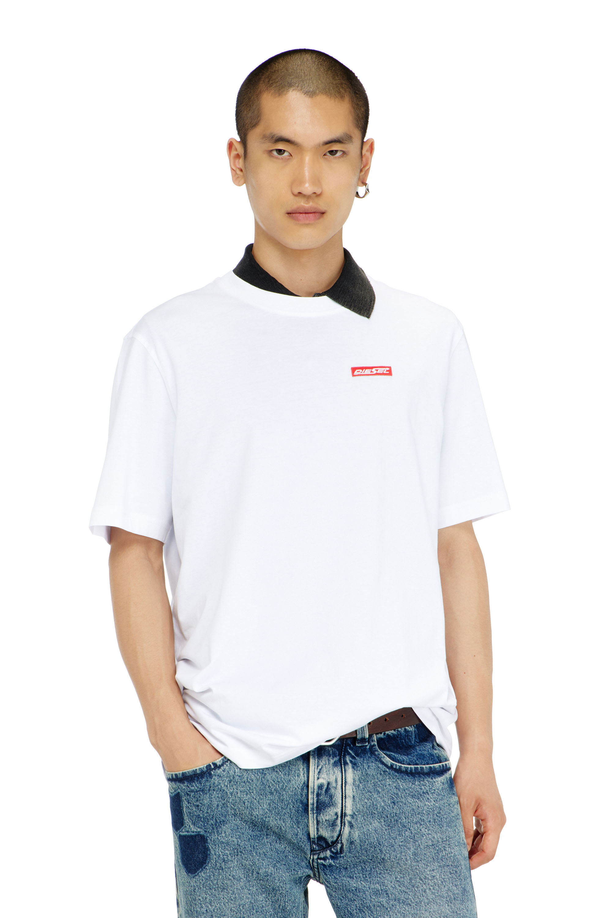 Diesel - T-ADJUST-AA12, T-shirt en coton avec patch logo Homme in Blanc - 1