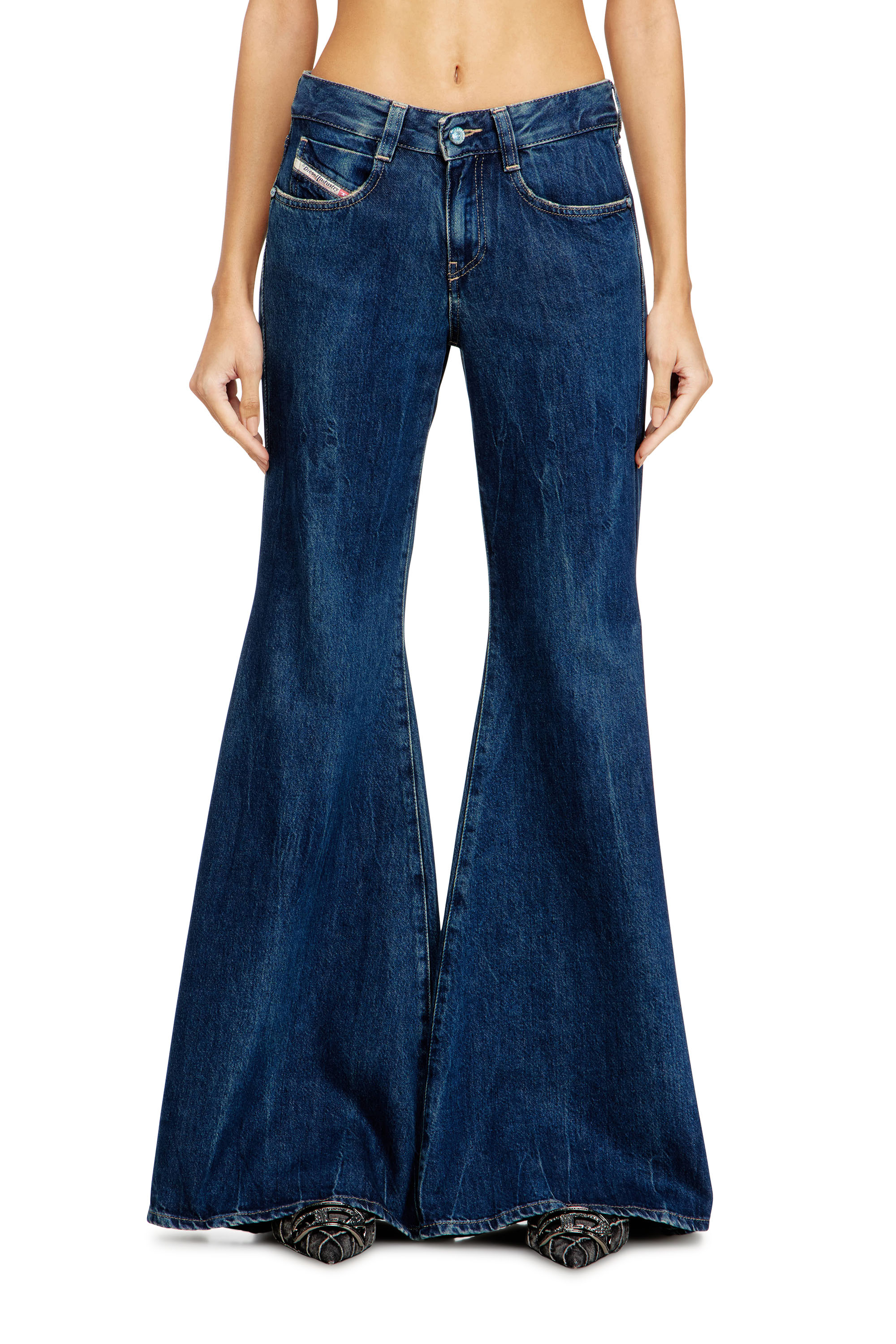 Diesel - Flare Jeans 1970 D-Bleess 09N61 Femme, Bleu moyen - Image 1