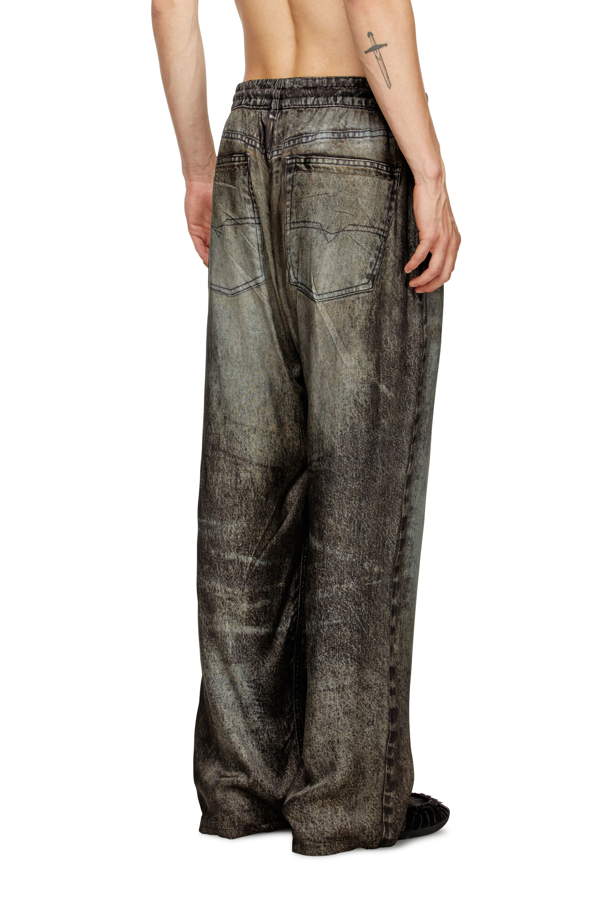 Diesel - P-THECK-LKCT, Pantalon élastiqué en viscose effet denim Homme in ToBeDefined - 4
