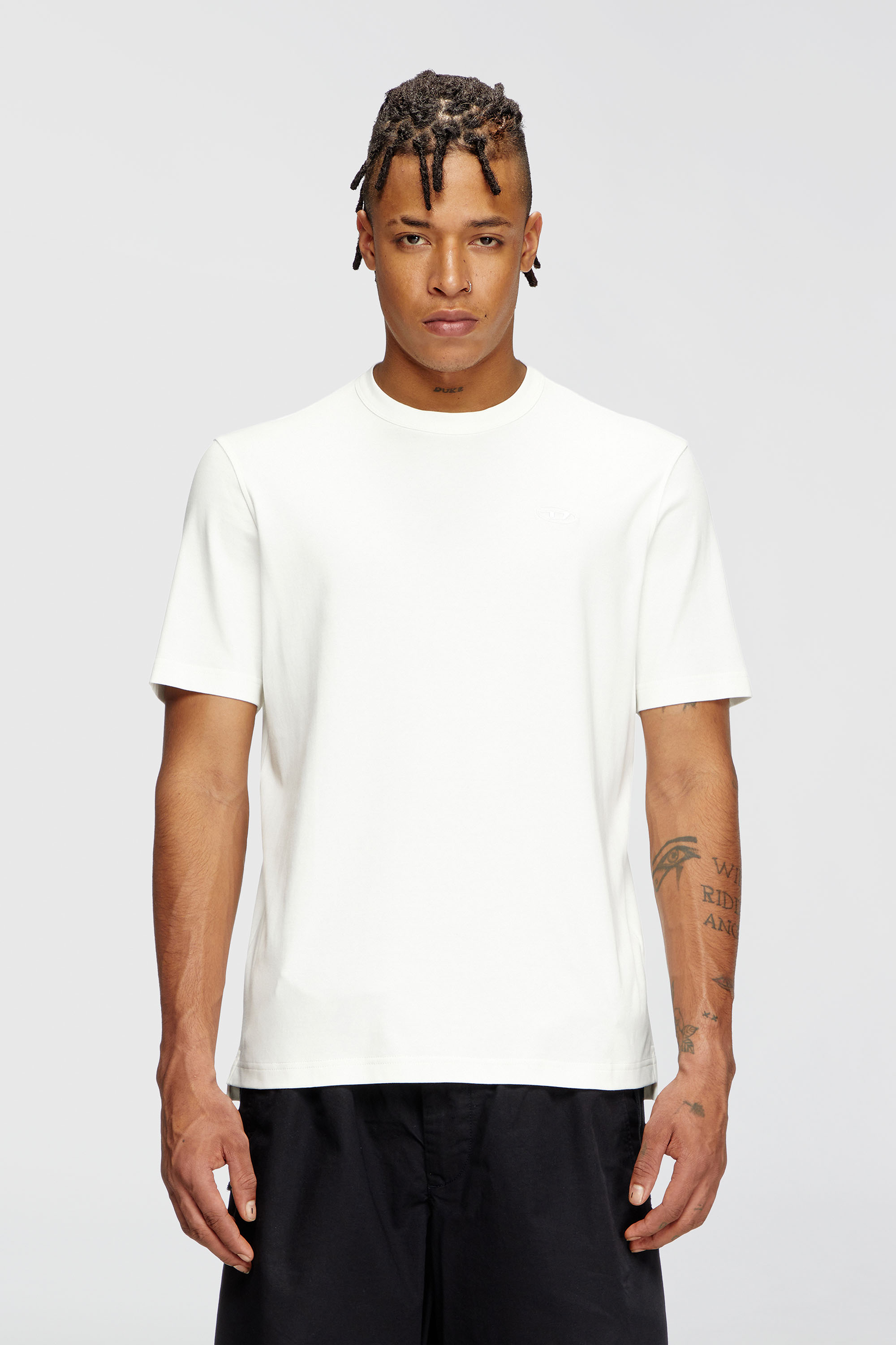 Diesel - T-ADJUST-SLITS-R17, T-shirt avec broderie &agrave; logo ton sur ton Homme in Blanc - 3
