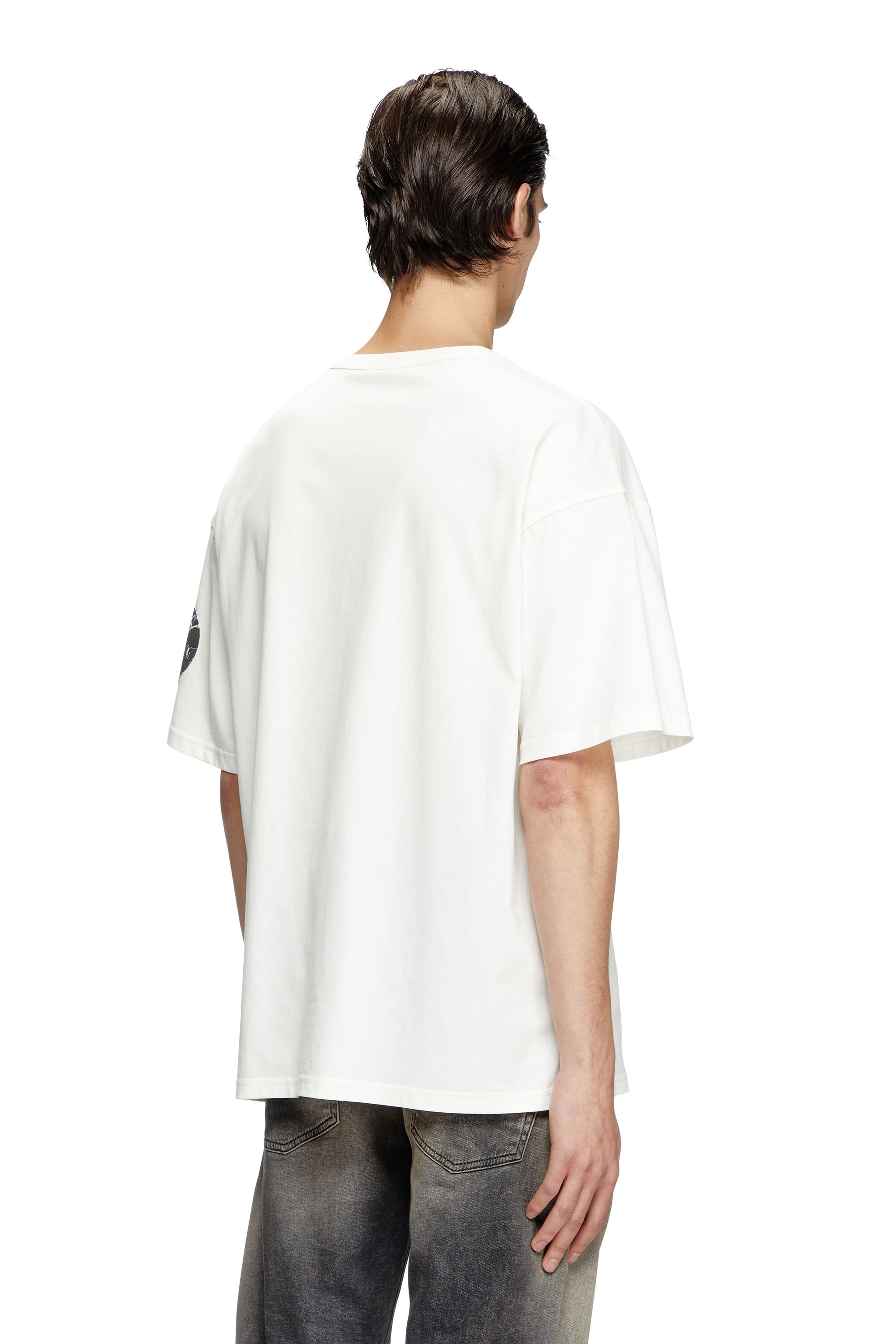 Diesel - T-BOXT-R22, T-shirt avec maxi empiècement en gabardine Homme in Blanc - 4