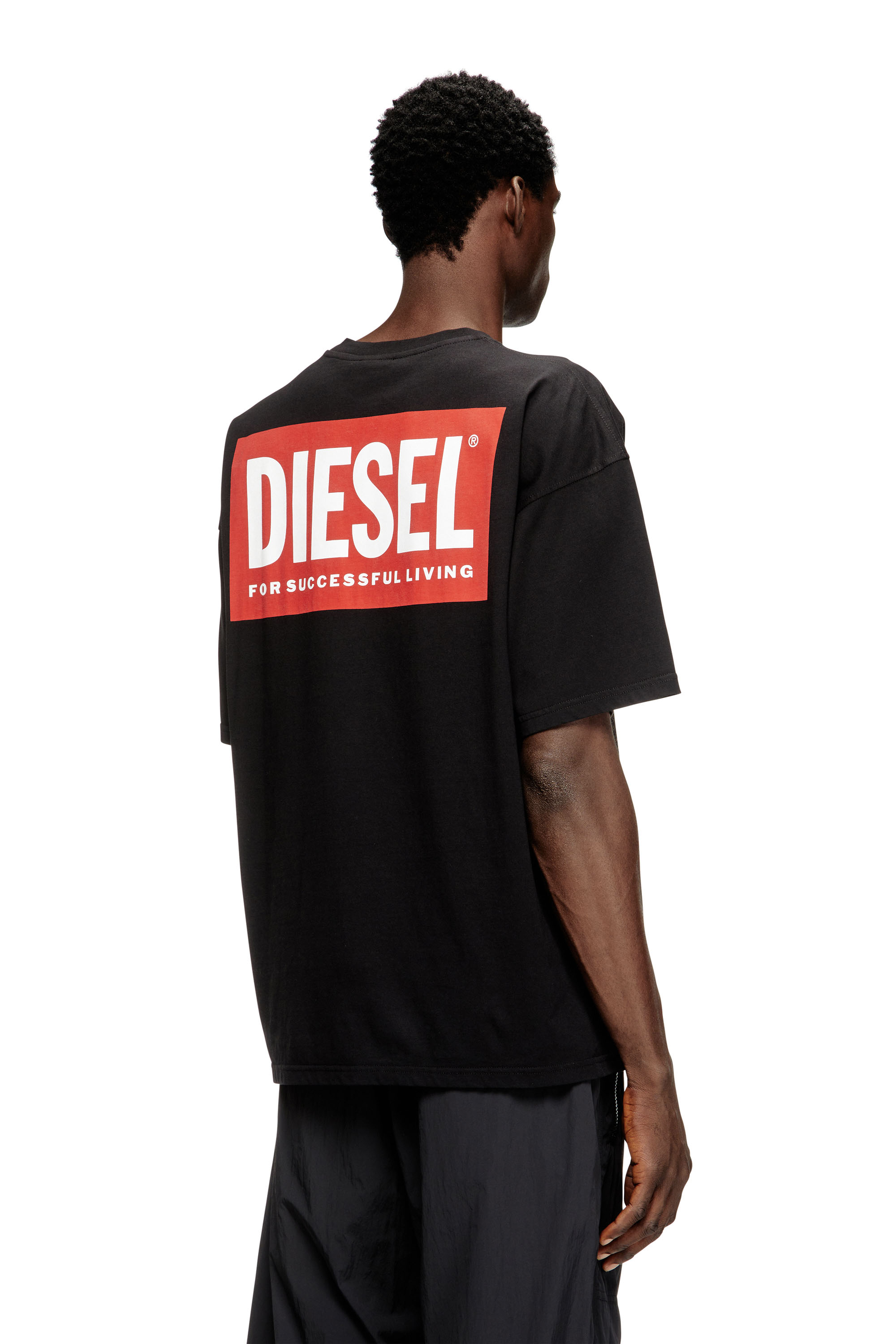 Diesel - T-BOXT-BISK, T-shirt en coton avec imprimé Diesel Biscotto Homme in Noir - 4