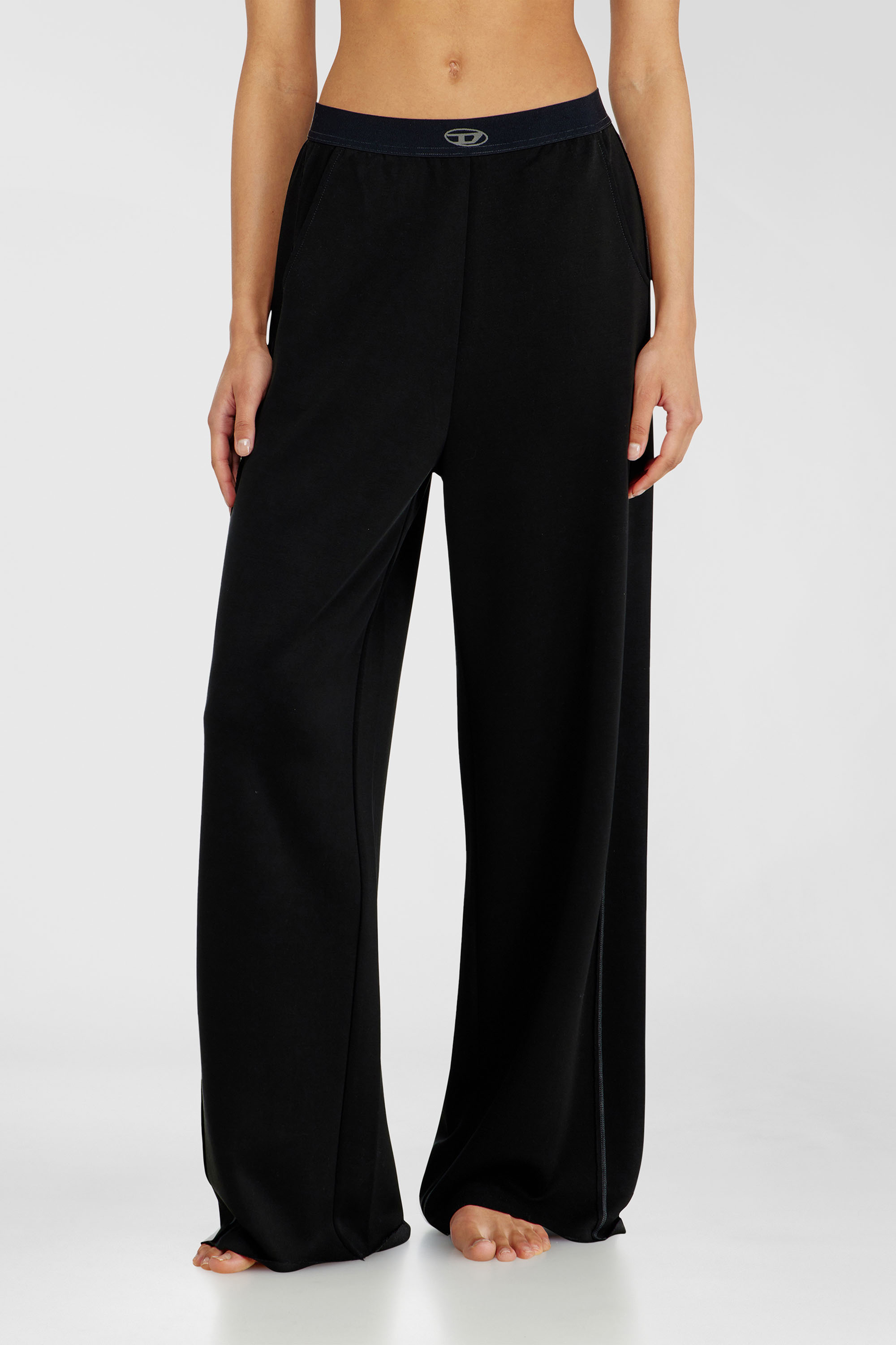 Diesel - ALYSA-UTLT, Pantalon de surv&ecirc;tement en scuba stretch l&eacute;ger Femme in Noir - 1