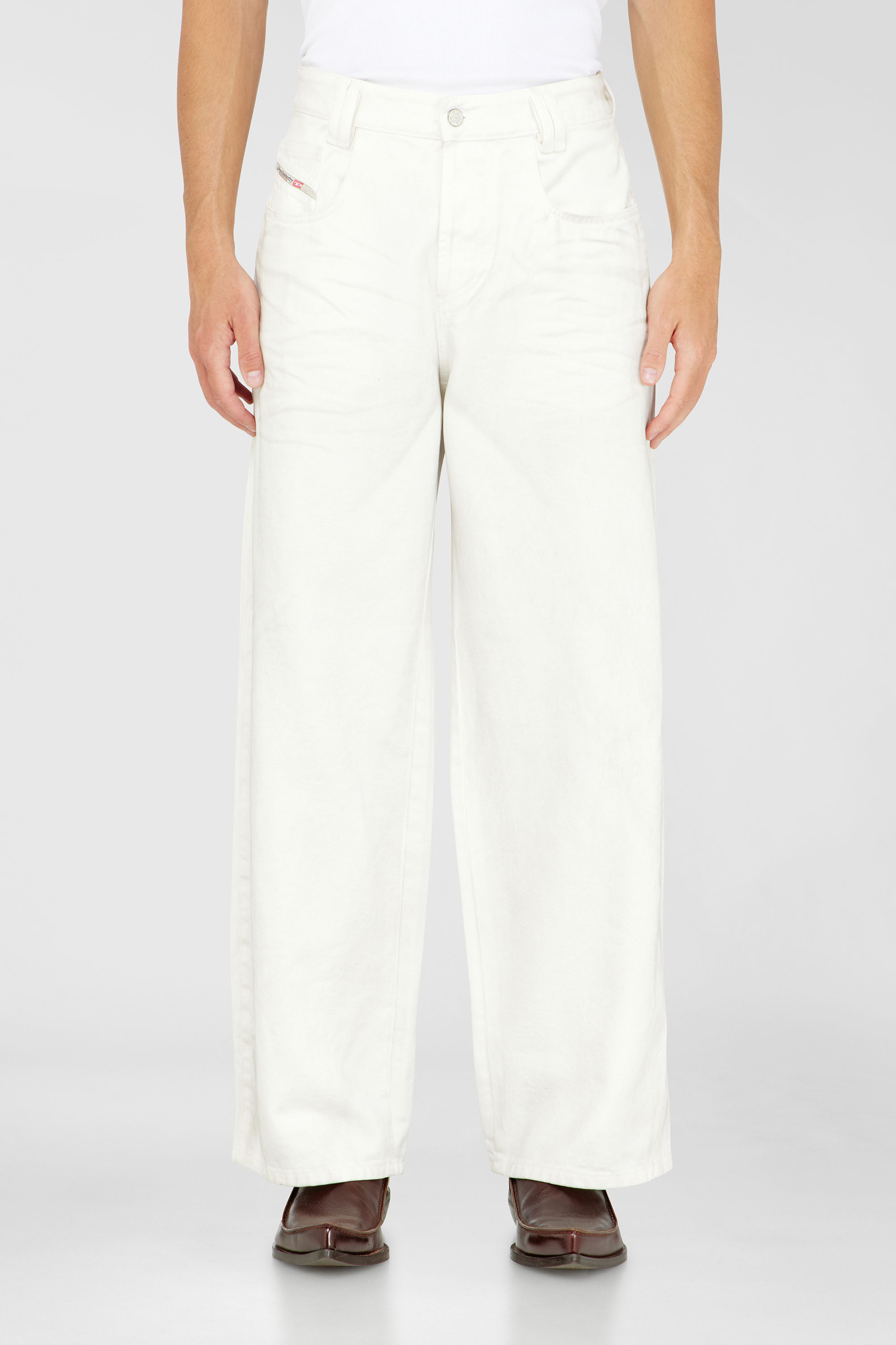 Diesel - Relaxed Jeans 1982 D-Hakou 007GG Mixte, Blanc - Image 1