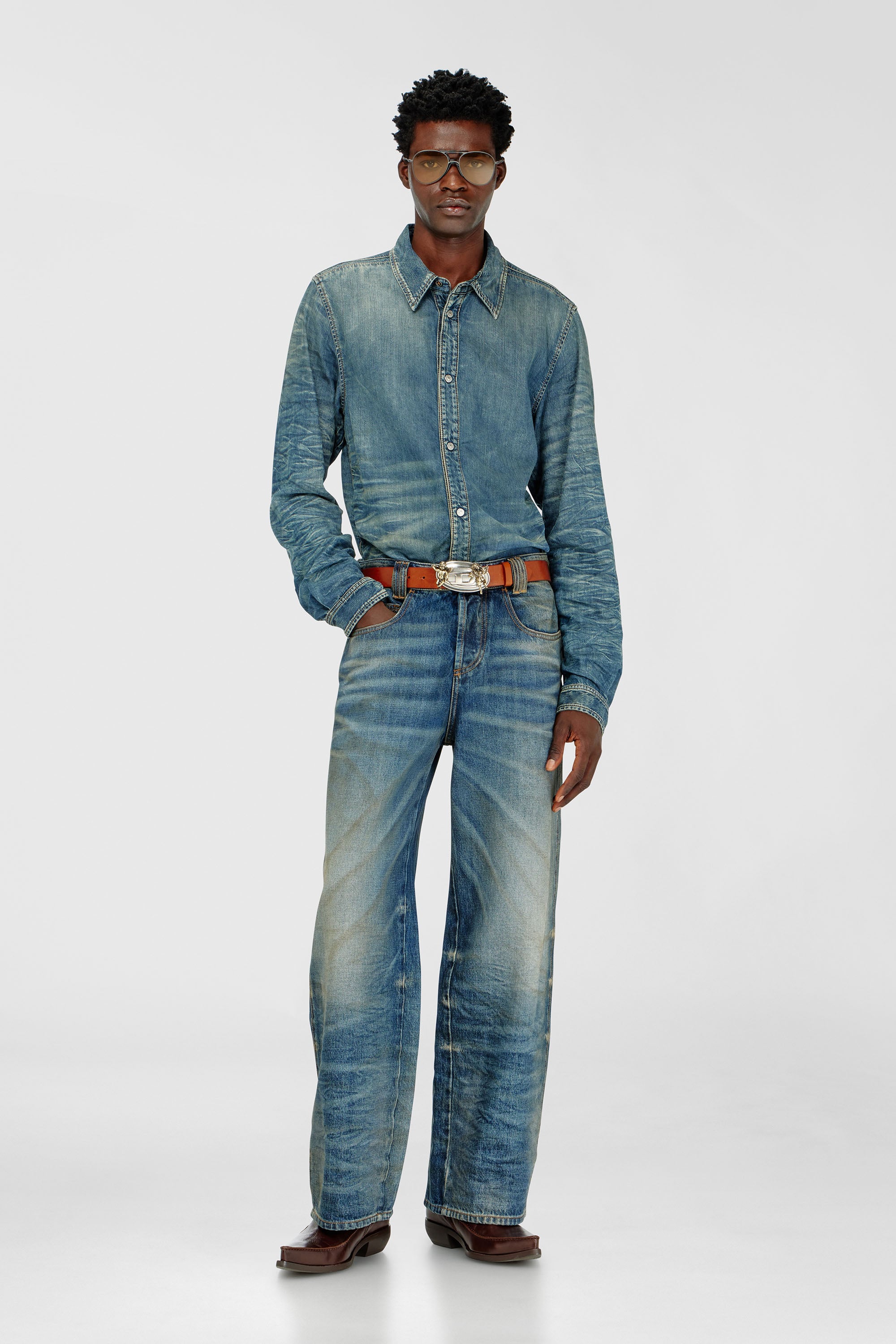 Diesel - D-SYNAR-FSJ4, Chemise en denim effet froiss&eacute; dirty Homme in Bleu - 2