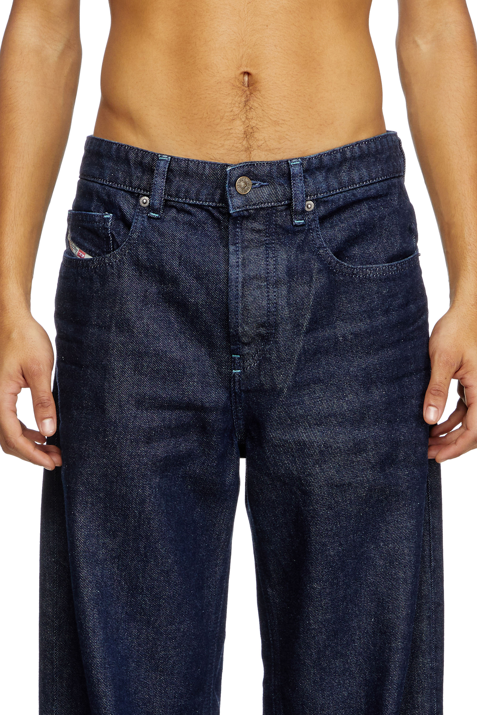 Diesel - Relaxed Jeans 2001 D-Macro 0GRDV Homme, Bleu Foncé - Image 4