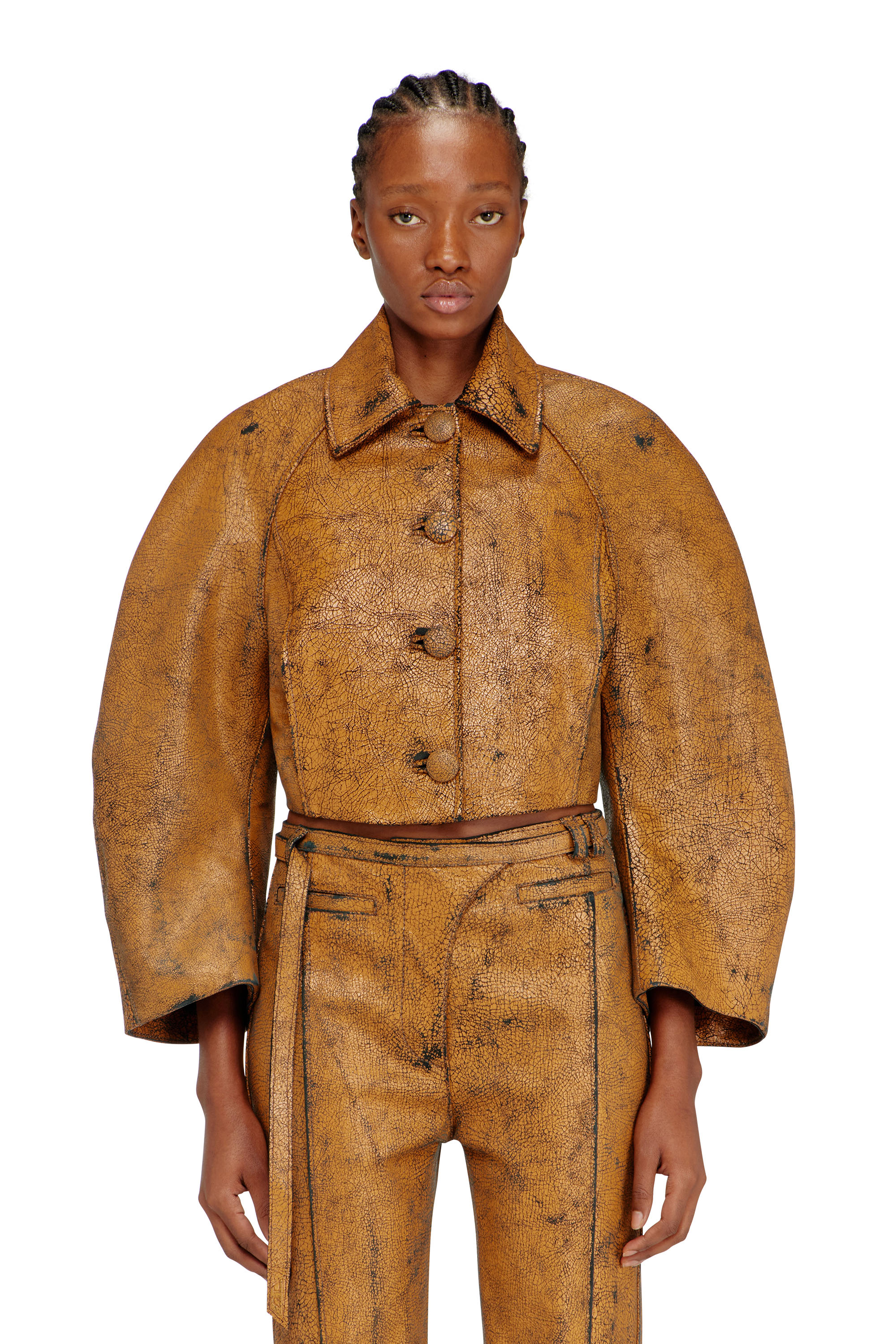 Diesel - L-RAYA, Veste cocon courte en cuir craquel&eacute; Femme in ToBeDefined - 1