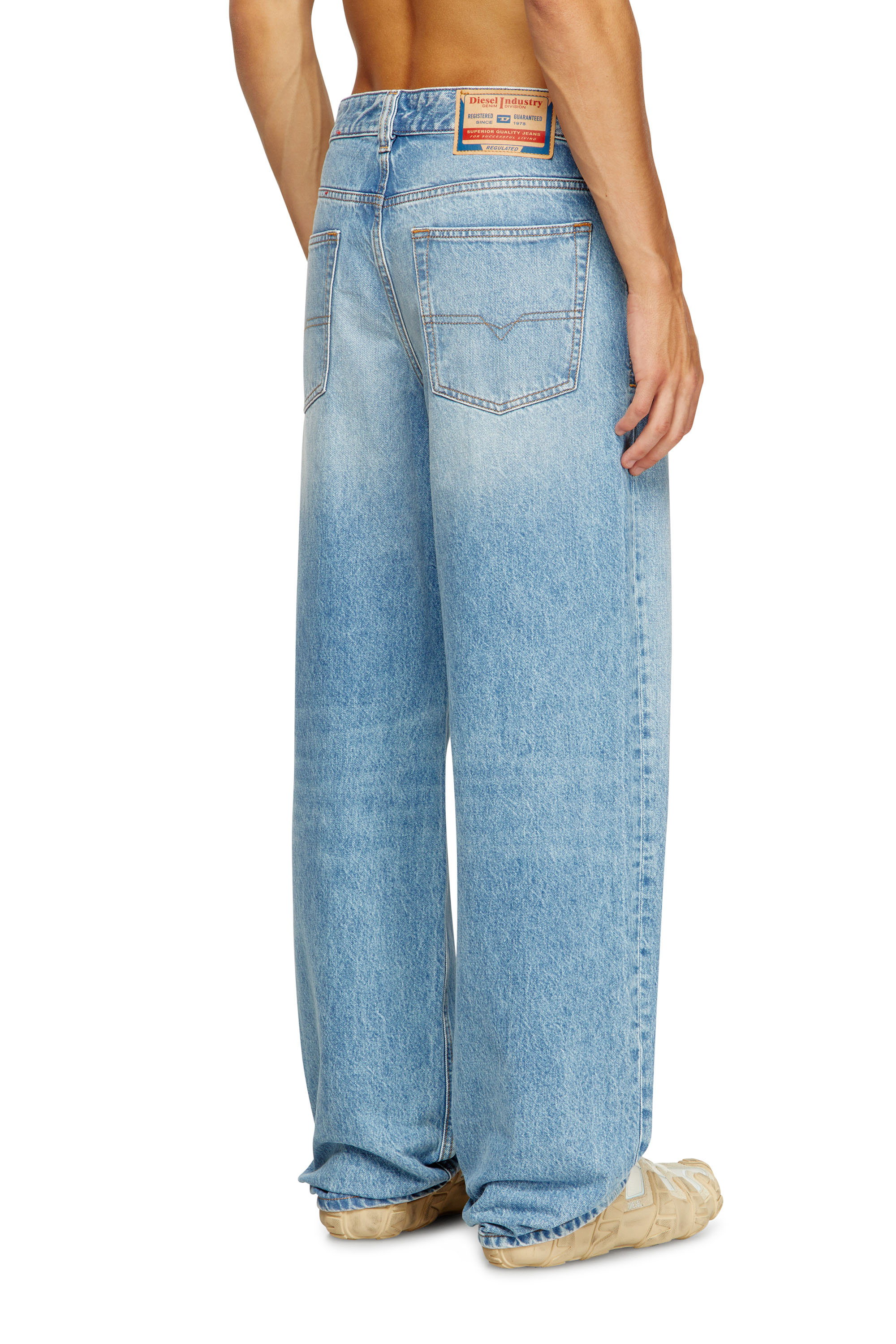 Diesel - Relaxed Jeans 2001 D-Macro 09I29 Homme, Bleu Clair - Image 4