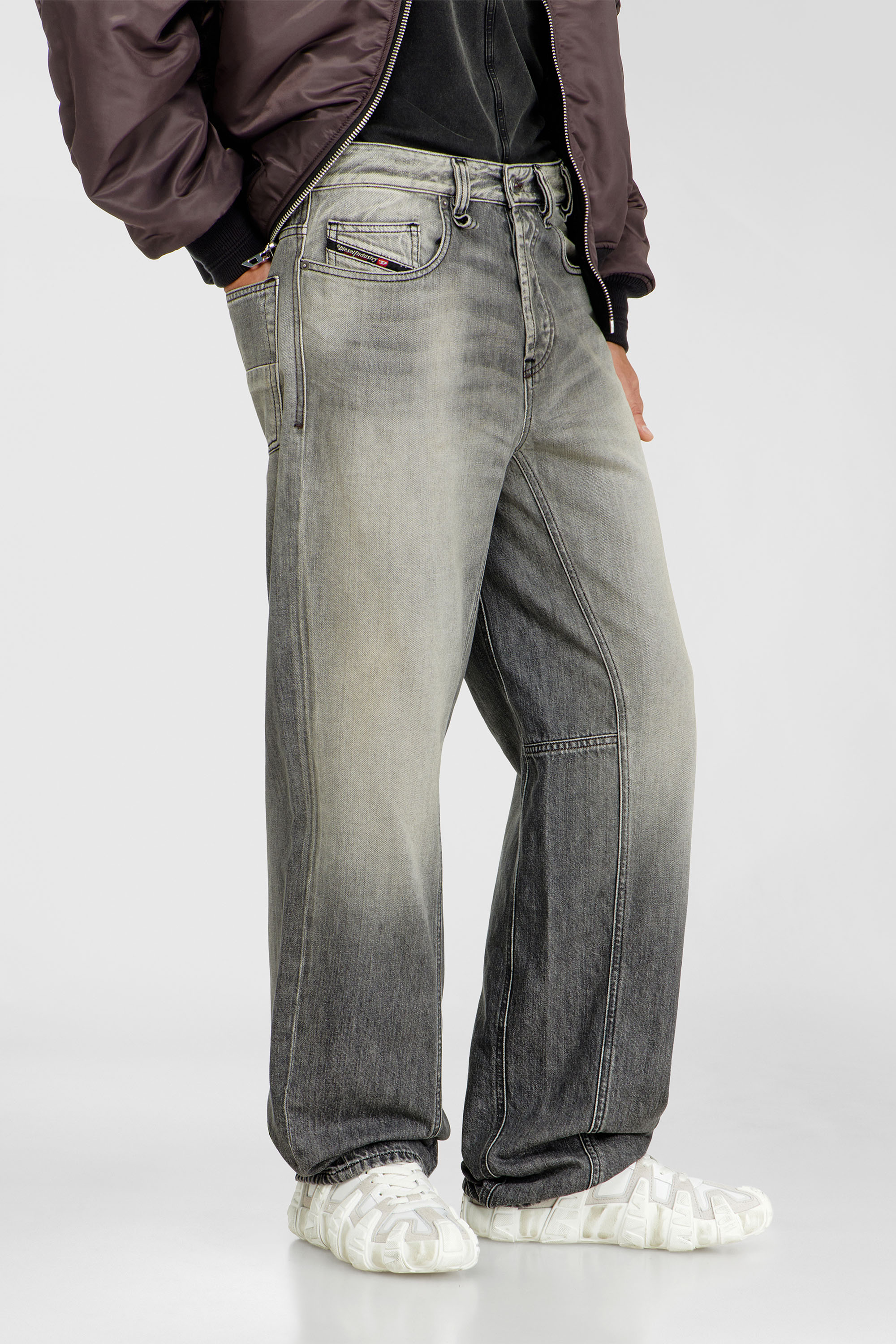 Diesel - Relaxed Jeans 2001 D-Macro 09P56 Homme, Gris - Image 7