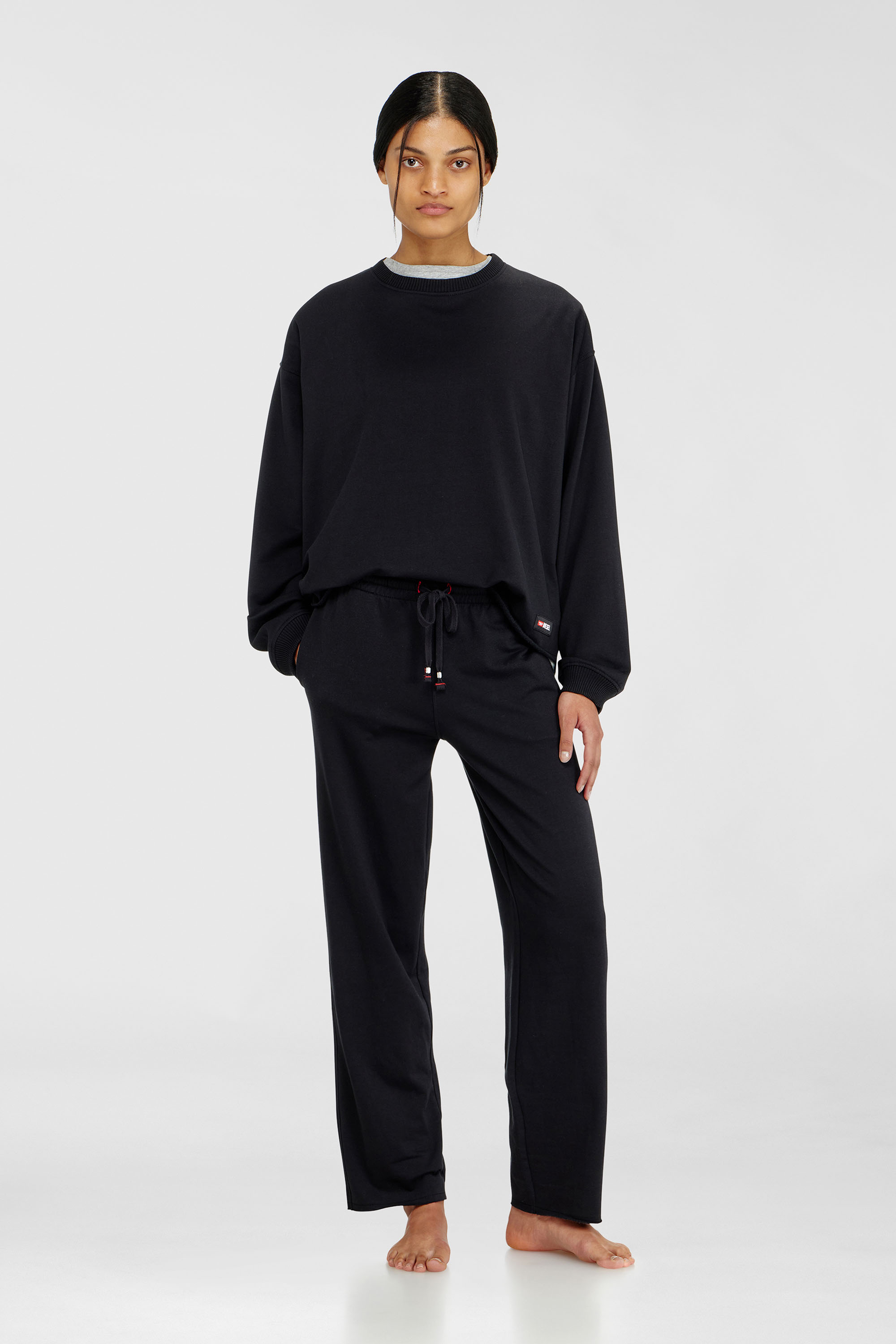 Diesel - INDRA-D-CORE, Pantalon de jogging gratt&eacute; avec ourlets francs Femme in Noir - 2