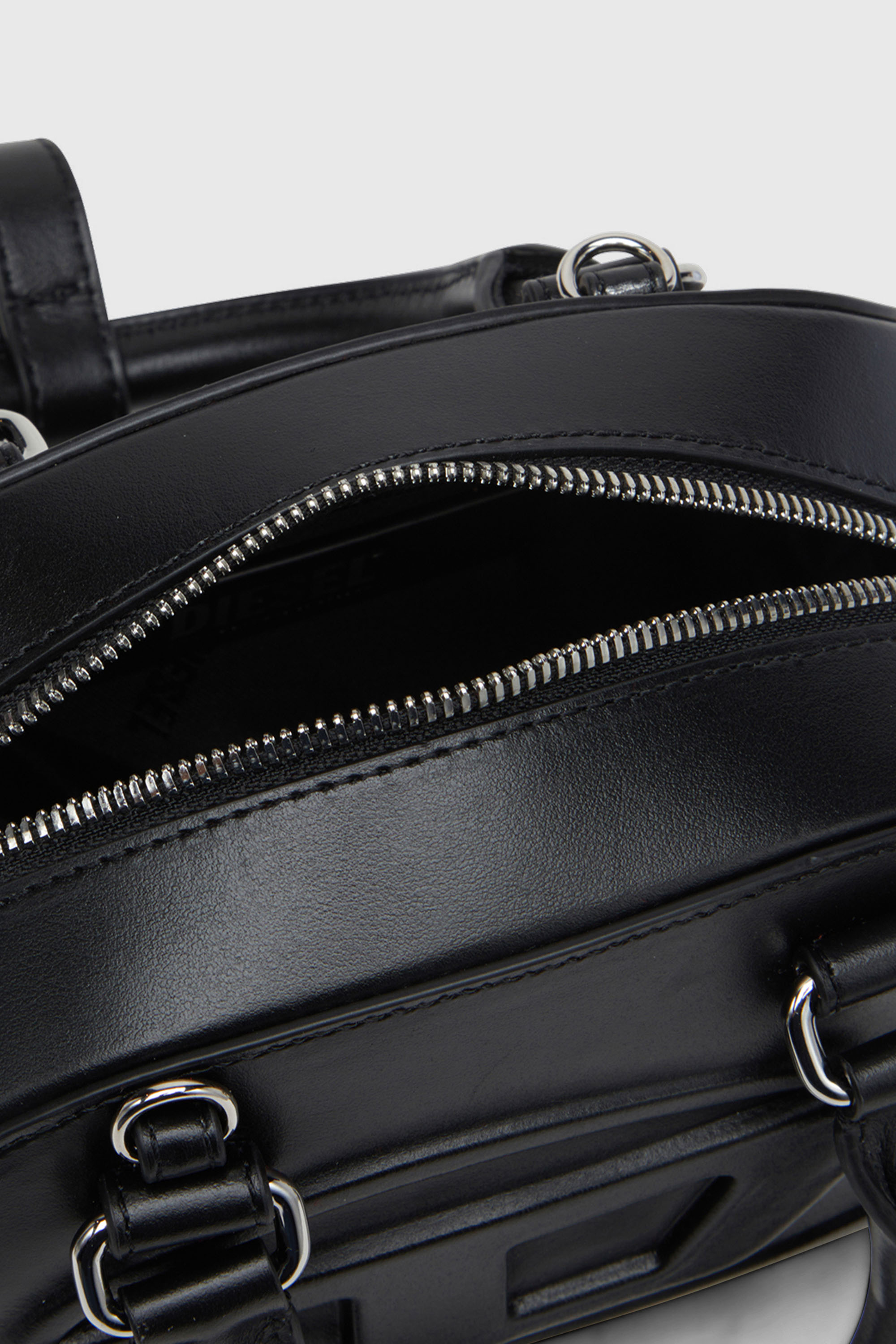 Diesel - 1DR DOME CROSSBODY, 1DR Dome-Petit sac bowling en cuir Femme in Noir - 4