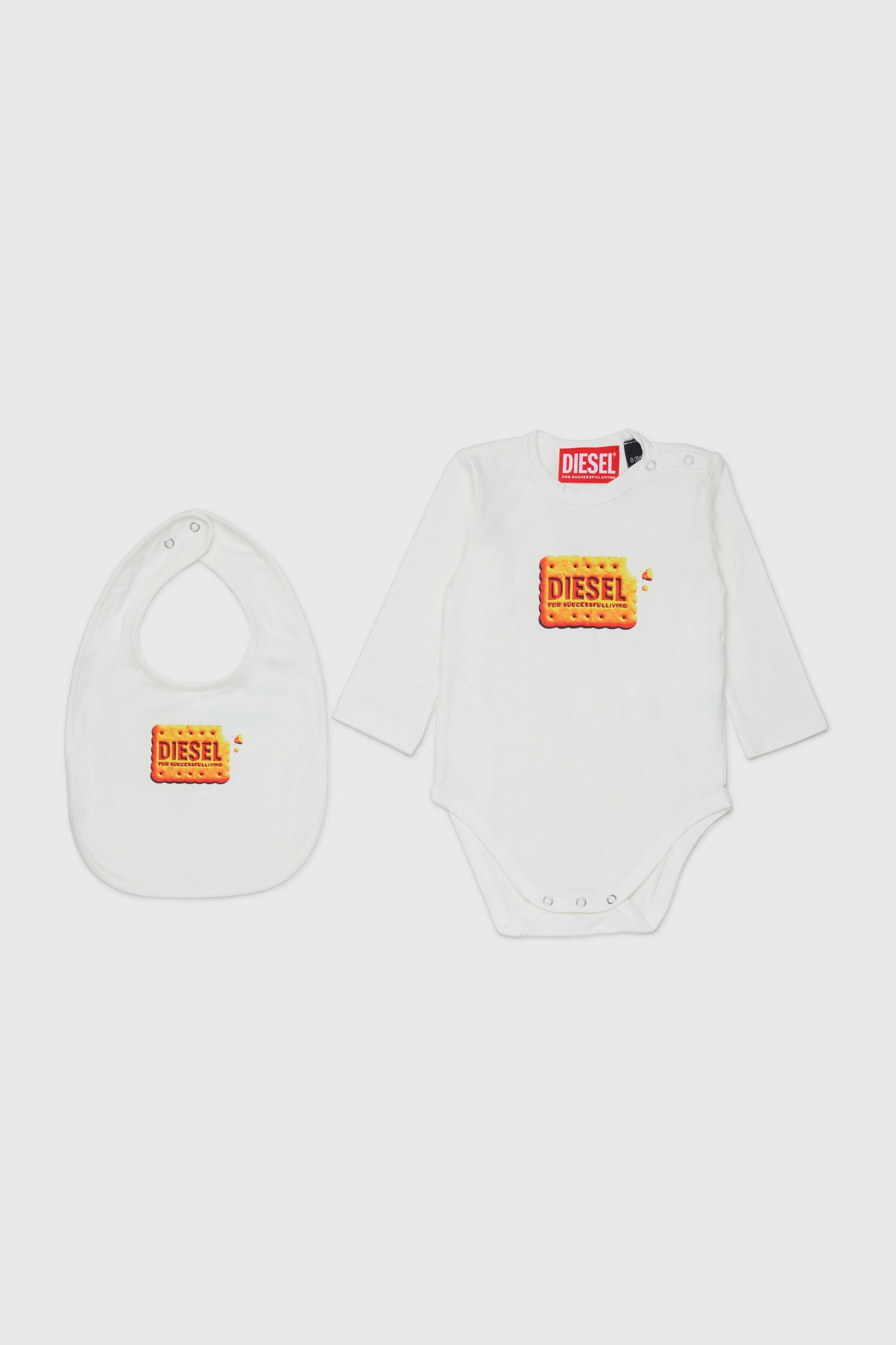 Diesel - UPPYBOX-NB, Ensemble nouveau-n&eacute; avec logo Biscotto imprim&eacute; Mixte in Blanc - 1