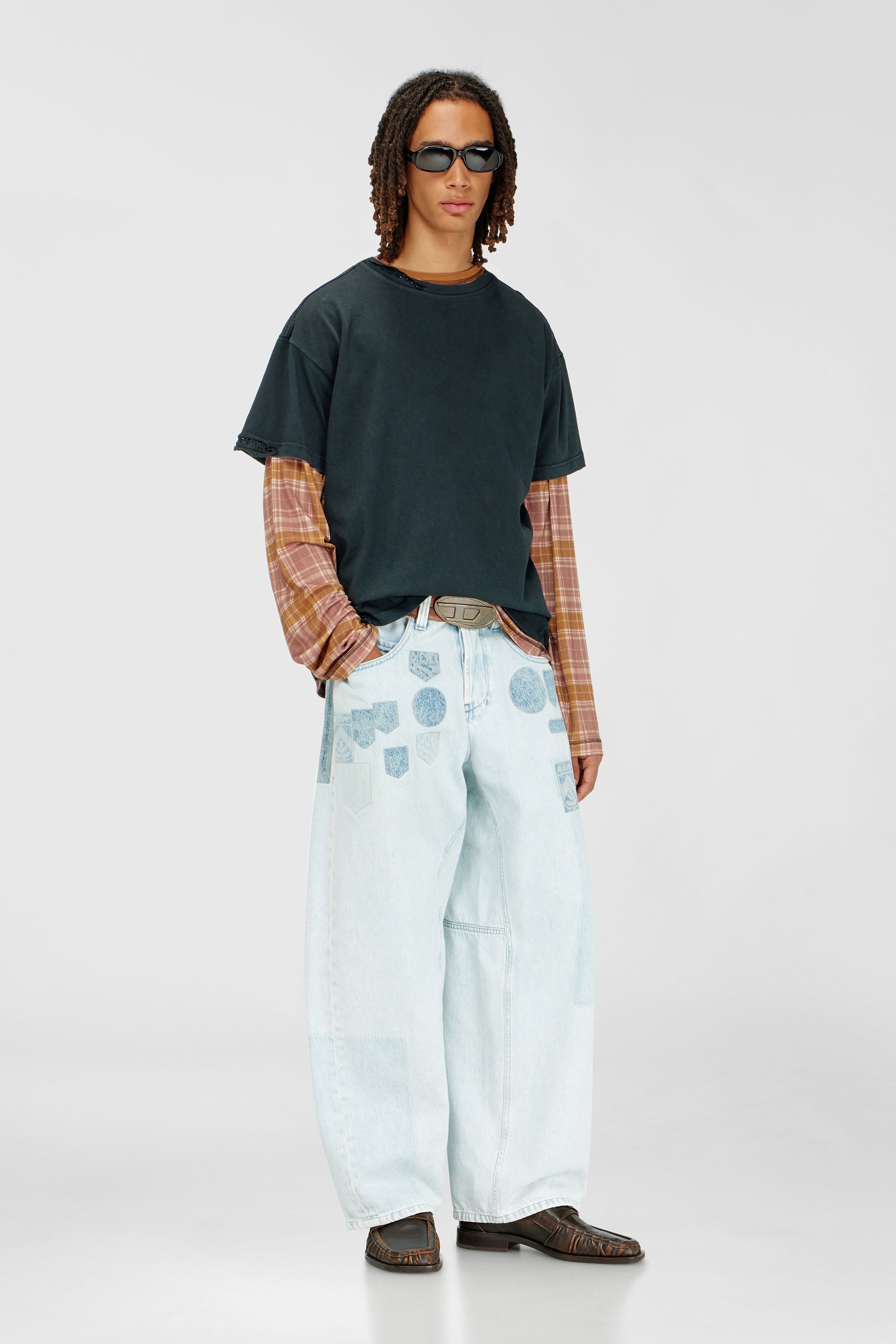 Diesel - T-NORM-CRYSTALS, T-shirt avec bords effiloch&eacute;s et d&eacute;tails en cristal Homme in Noir - 2
