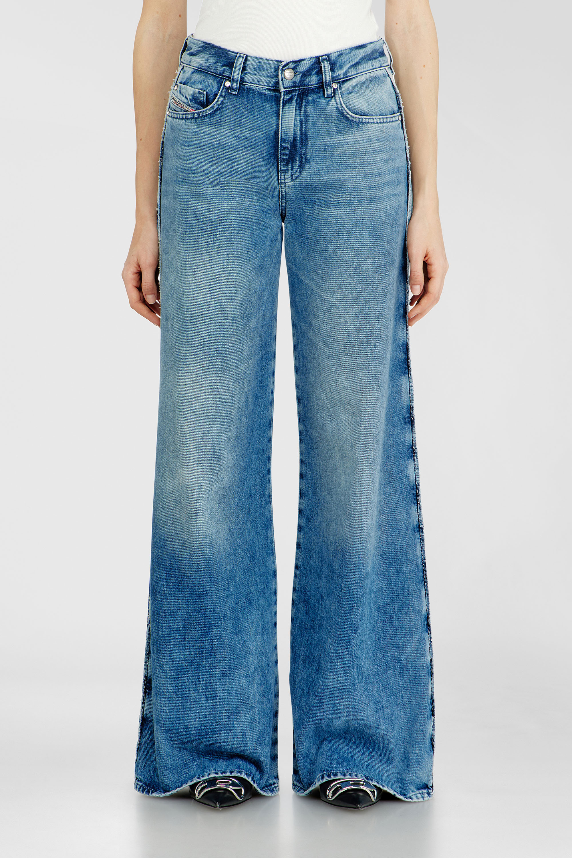 Diesel - Flare Jeans 1978 D-Akemi 0ADCJ Femme, Bleu moyen - Image 4