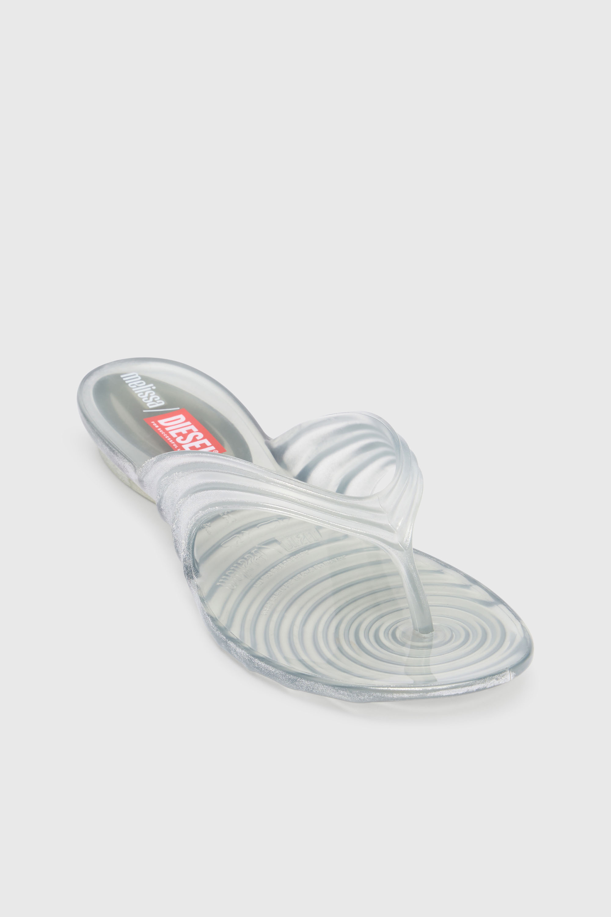 Diesel - MELISSA QUANTUM THONG, Tong sculpturale en Melflex&reg; Femme in Gris argent&eacute; - 6