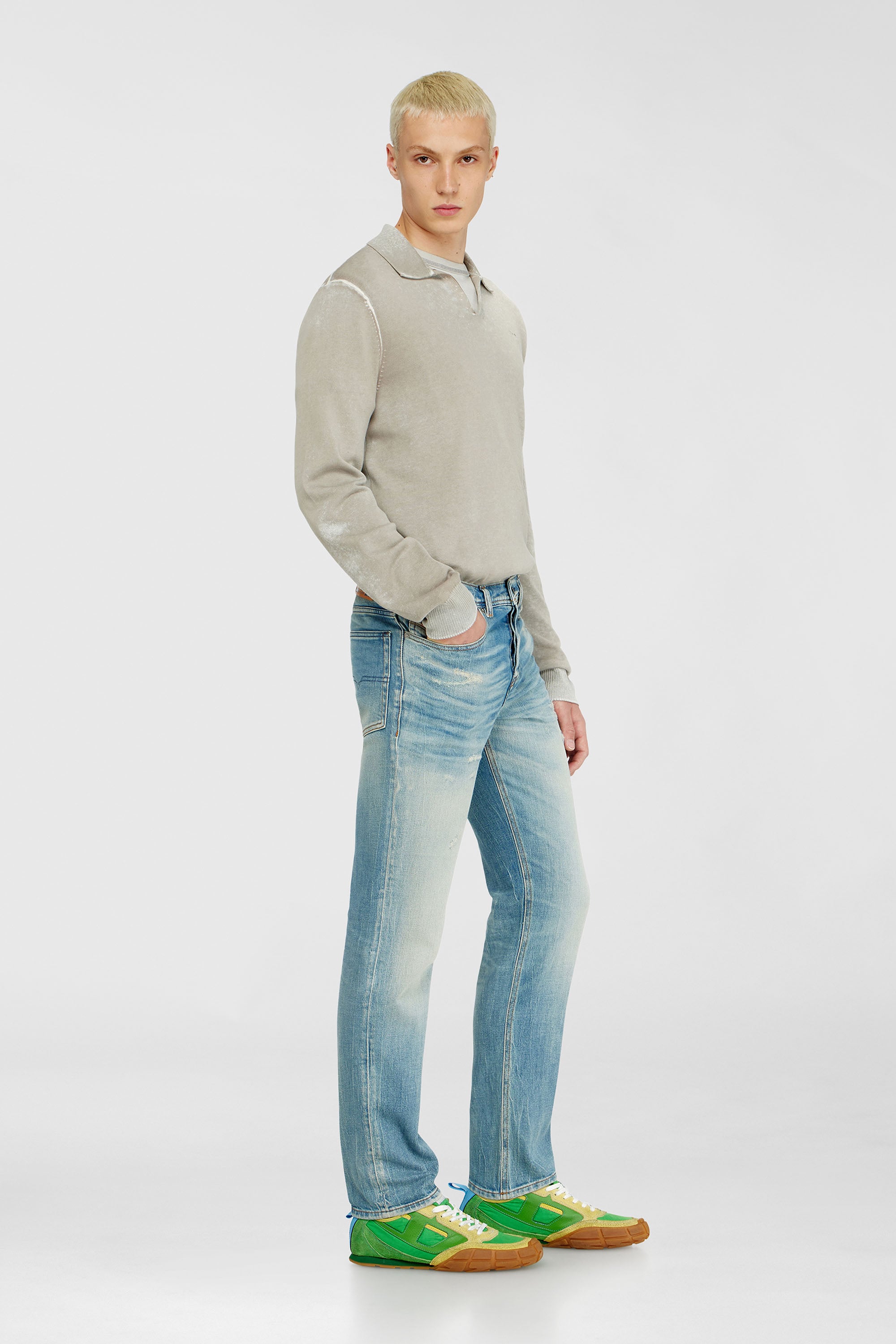 Diesel - Regular Jeans 2023 D-Finitive 09P33 Homme, Bleu Clair - Image 1